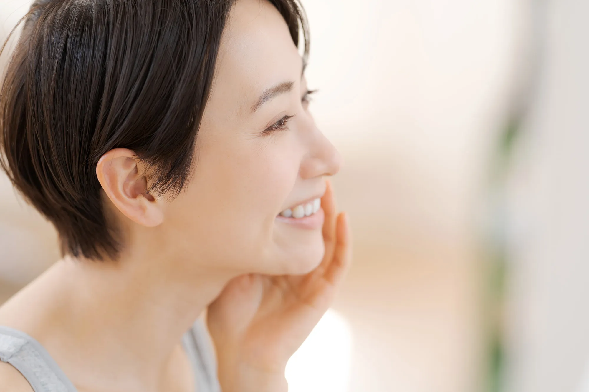 肌がきれいな女性の画像